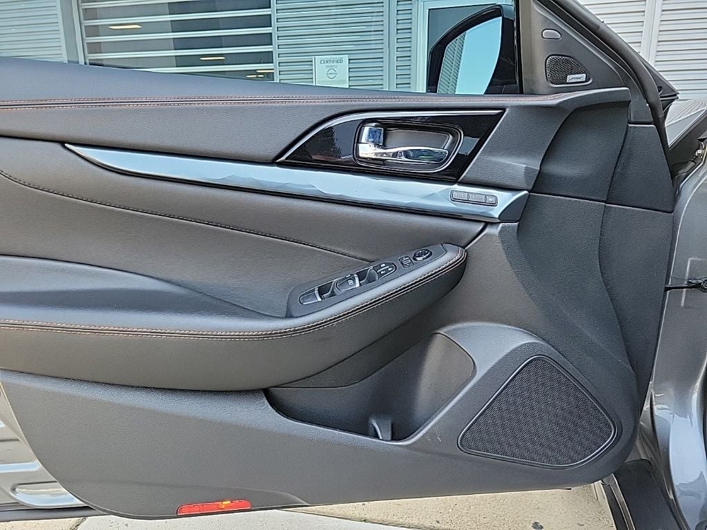 2023 Nissan Maxima SR