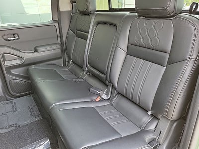 2024 Nissan Frontier SL