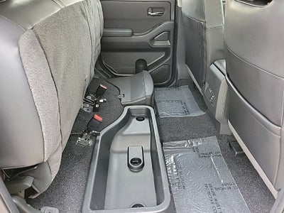 2024 Nissan Frontier SL