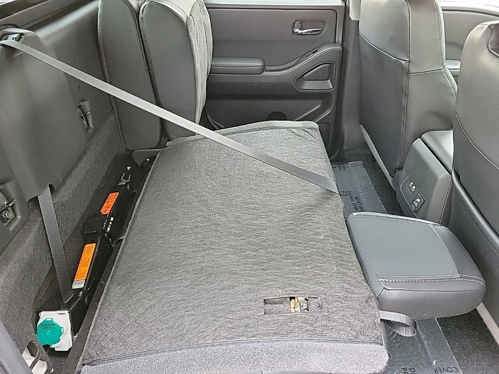 2024 Nissan Frontier SL