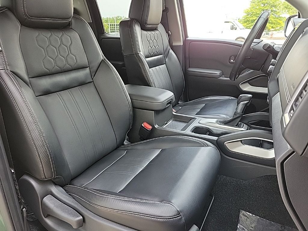 2024 Nissan Frontier SL