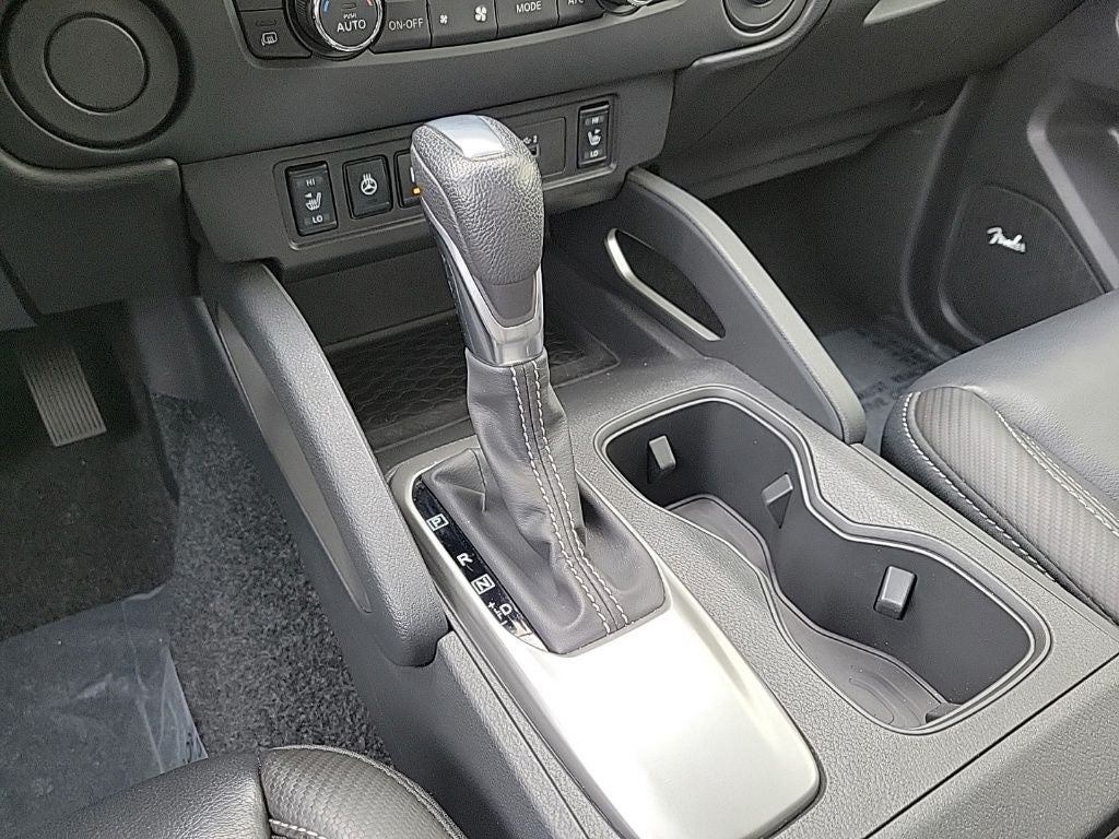 2024 Nissan Frontier SL