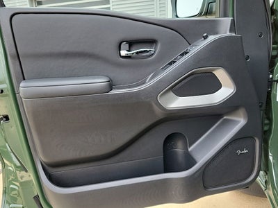 2024 Nissan Frontier SL