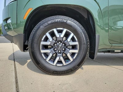 2024 Nissan Frontier SL