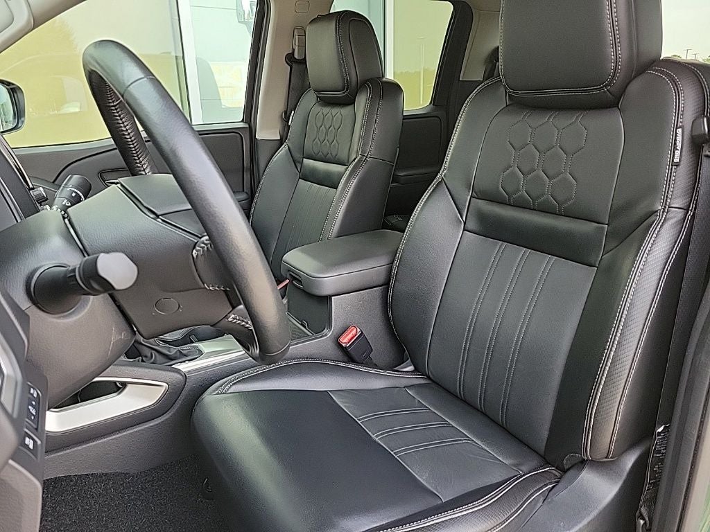 2024 Nissan Frontier SL