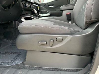 2025 Nissan Frontier Crew Cab SV