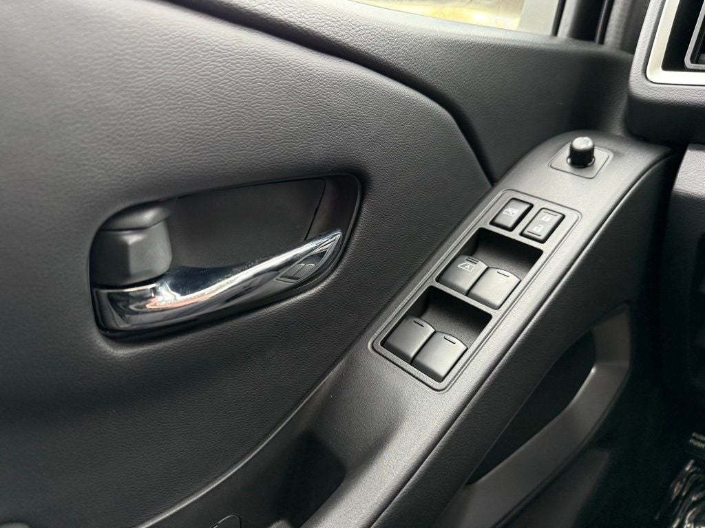 2025 Nissan Frontier Crew Cab SV