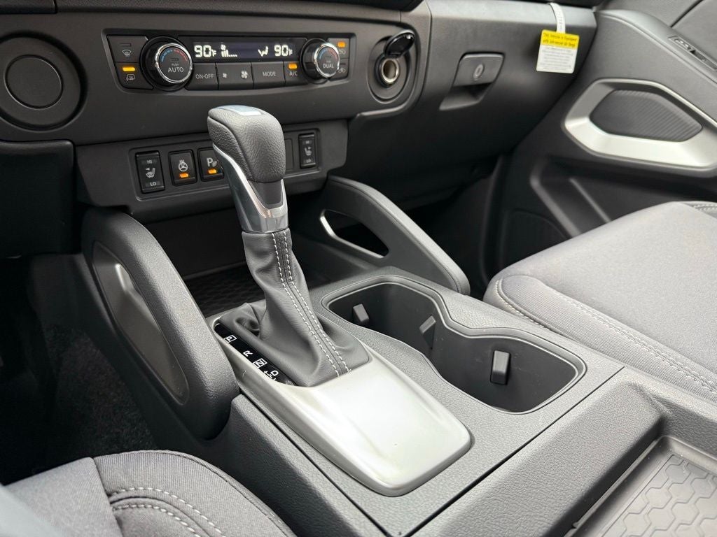 2025 Nissan Frontier Crew Cab SV