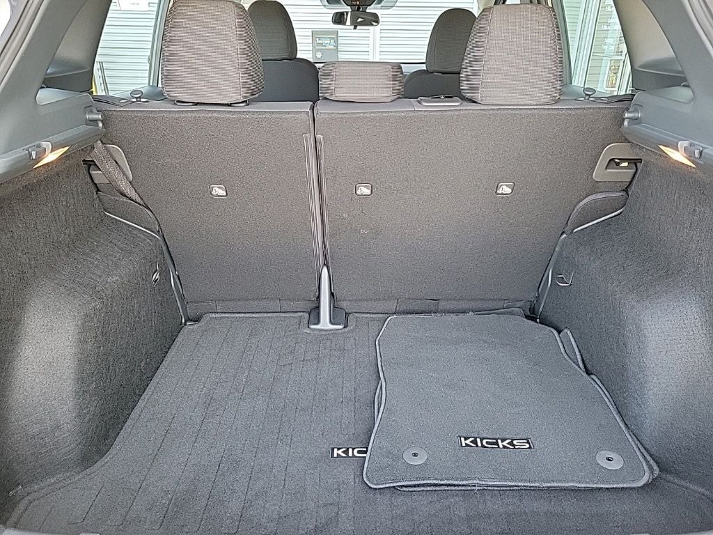 2025 Nissan Kicks S