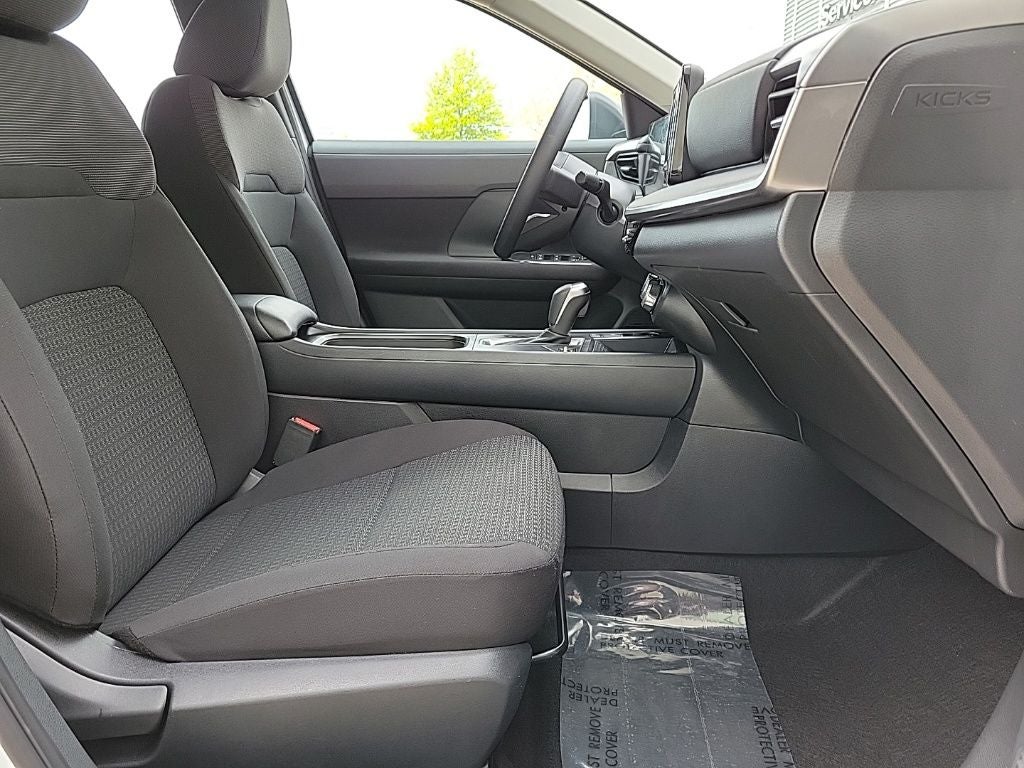 2025 Nissan Kicks S
