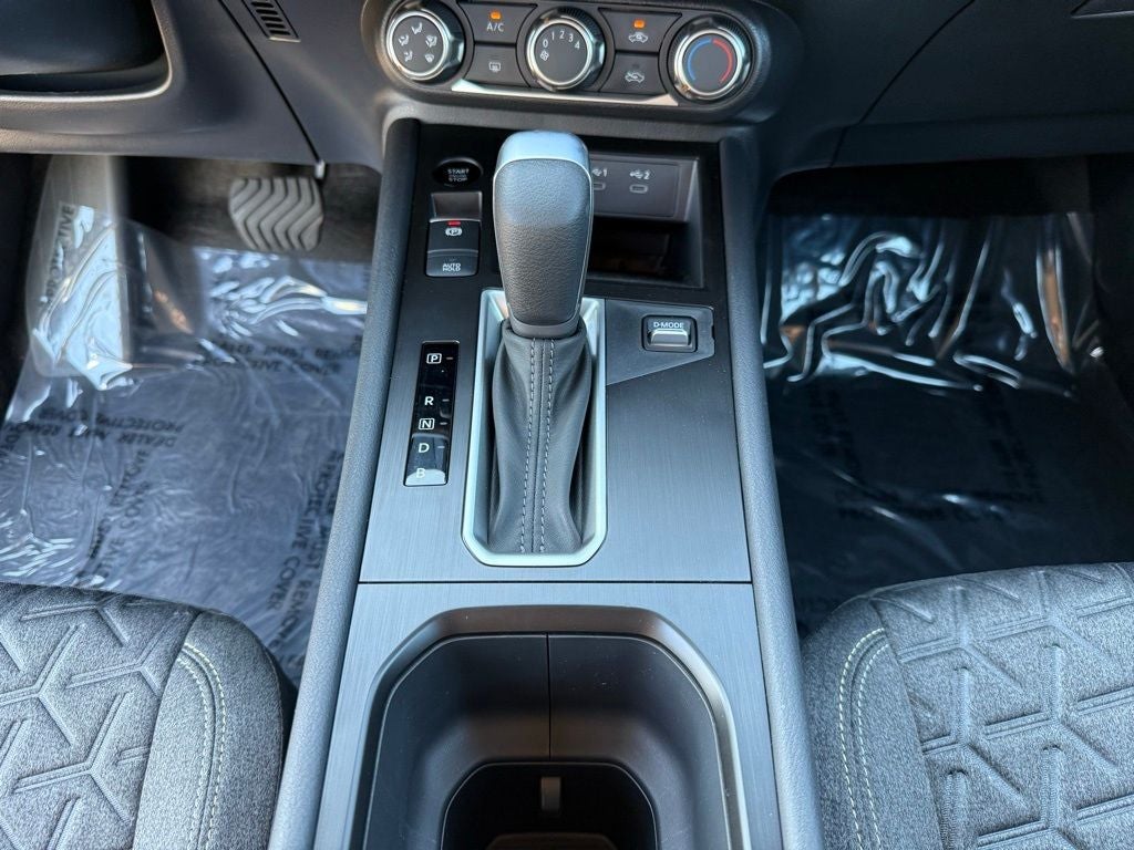 2025 Nissan Kicks SV