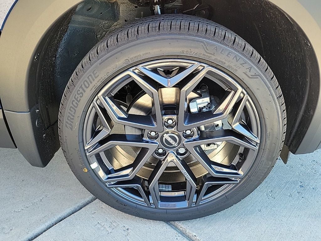 2025 Nissan Kicks SR