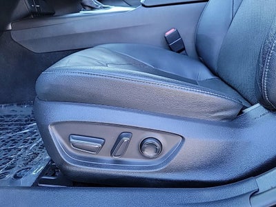 2022 Toyota Camry Hybrid XLE