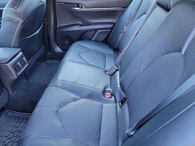 2022 Toyota Camry Hybrid XLE