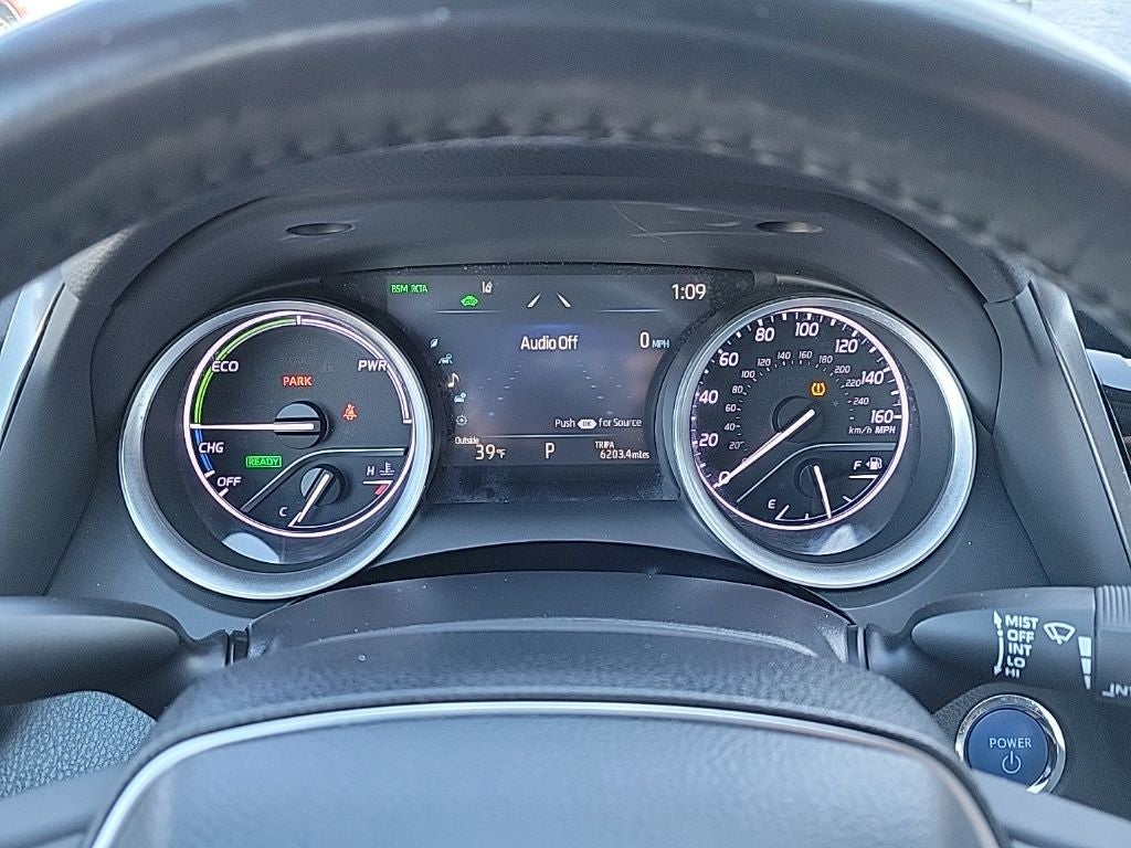 2022 Toyota Camry Hybrid XLE