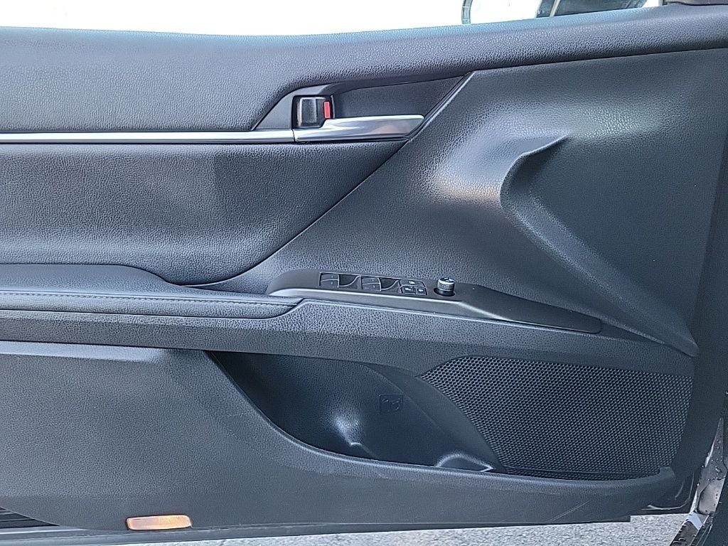 2022 Toyota Camry Hybrid XLE