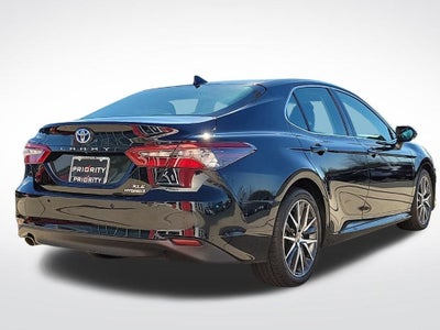 2022 Toyota Camry Hybrid XLE