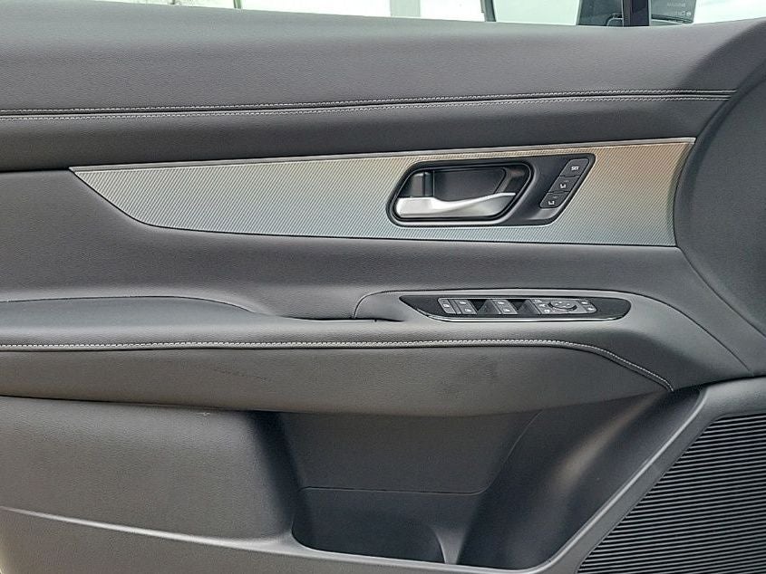 2026 Nissan N/A Platinum