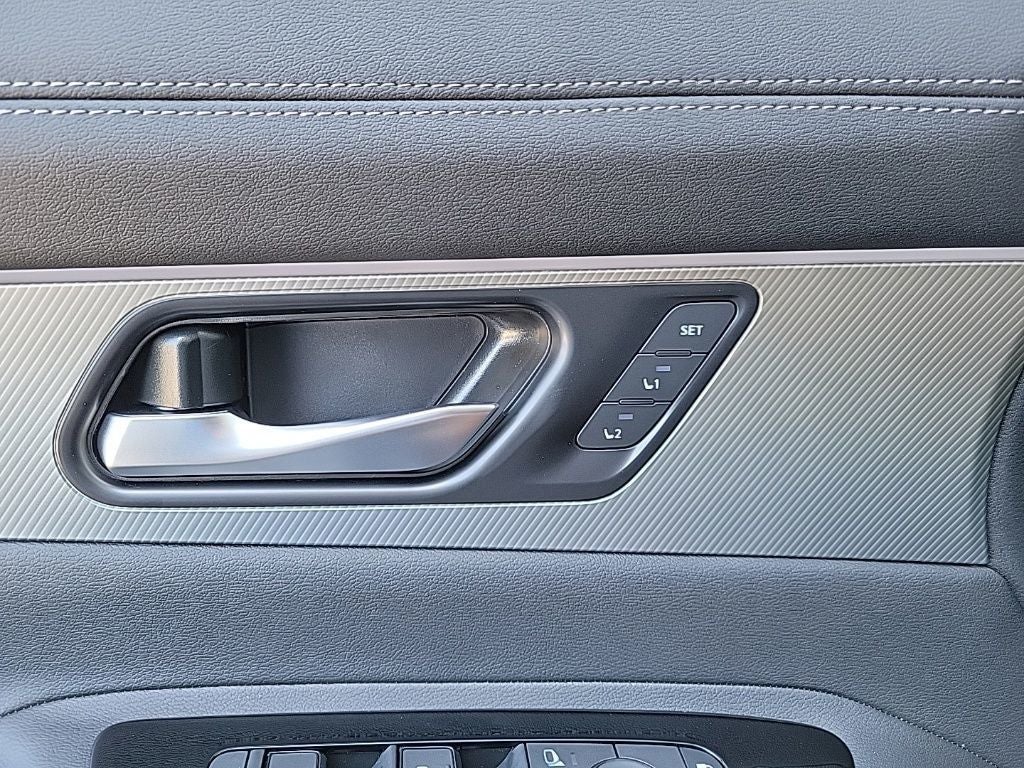 2026 Nissan N/A Platinum