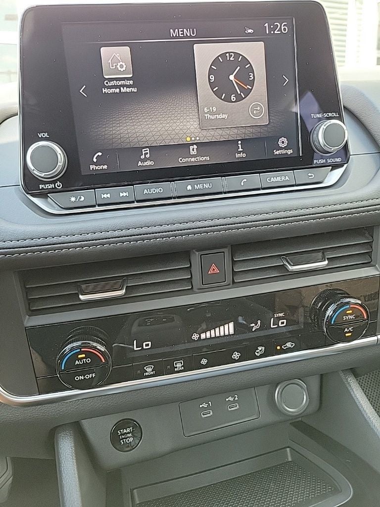 2026 Nissan Rogue SV