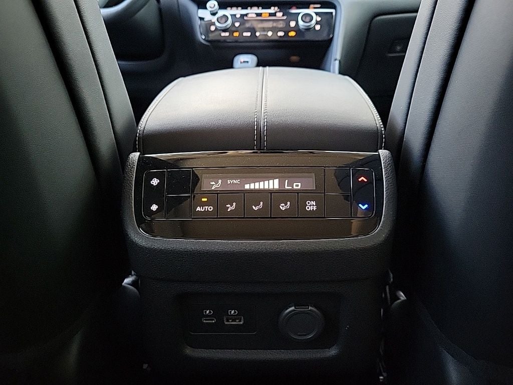 2023 INFINITI QX60 LUXE