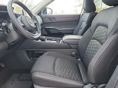 2023 Nissan Pathfinder S