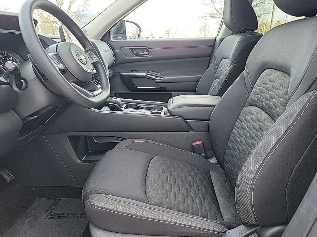 2023 Nissan Pathfinder S