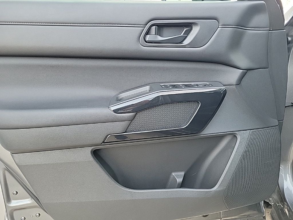 2023 Nissan Pathfinder S