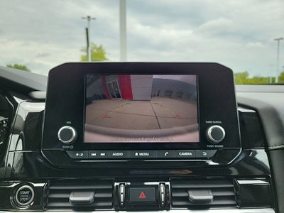 2022 Nissan Pathfinder SV