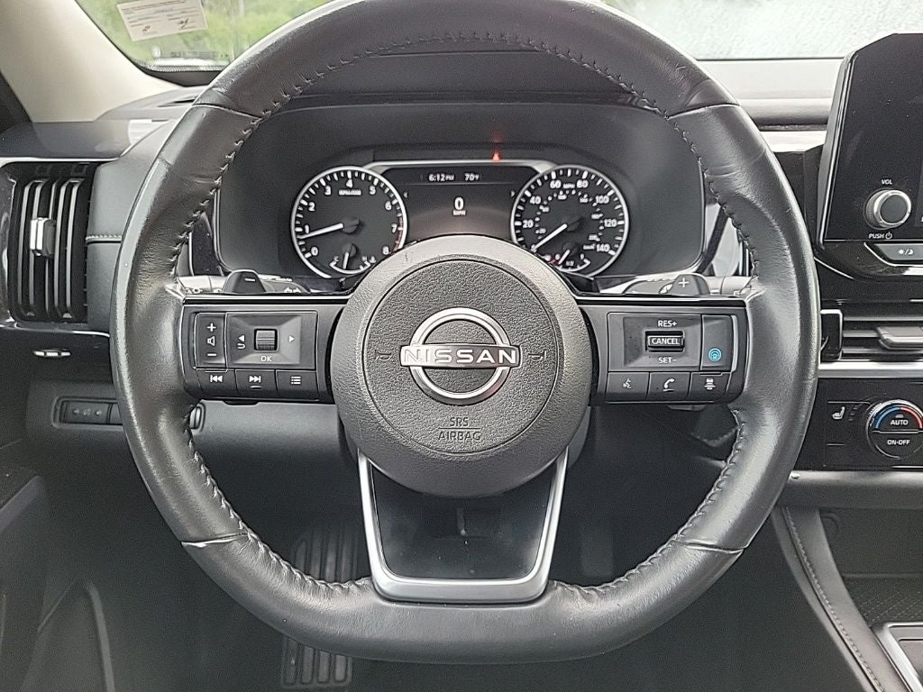 2022 Nissan Pathfinder SV