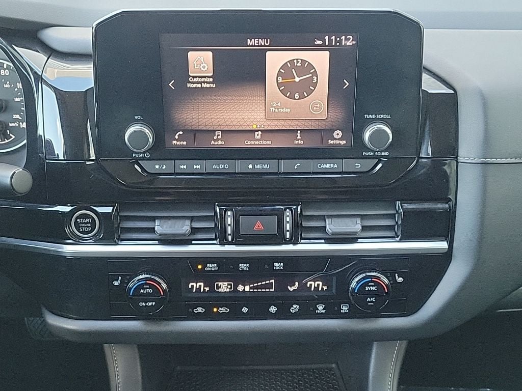 2022 Nissan Pathfinder SV