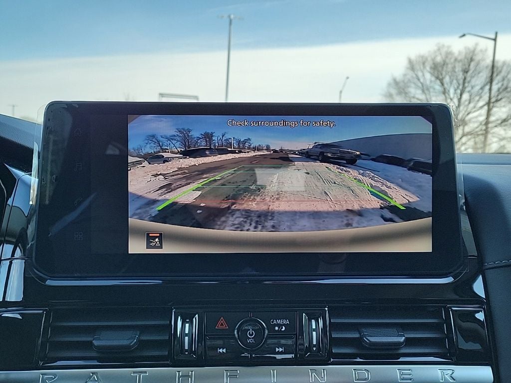 2026 Nissan Pathfinder SV