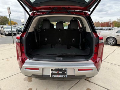 2024 Nissan Pathfinder SL