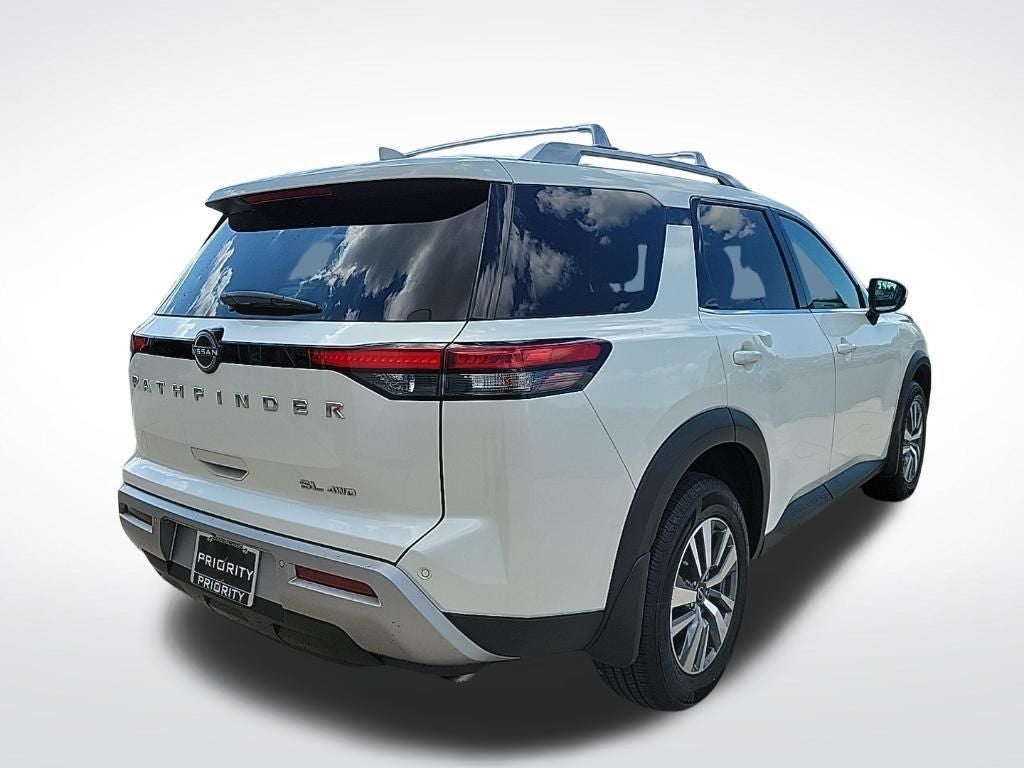 2023 Nissan Pathfinder SL