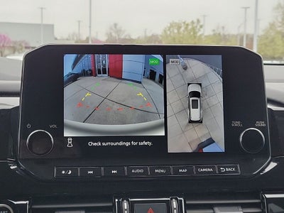 2023 Nissan Pathfinder SL