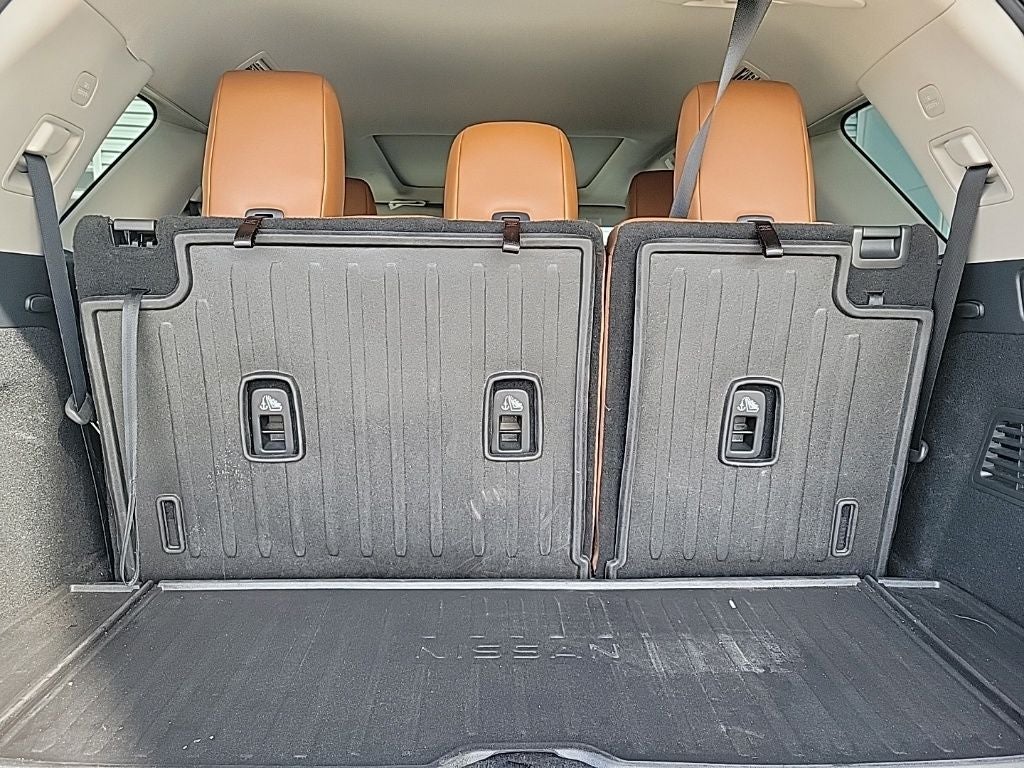 2023 Nissan Pathfinder Platinum