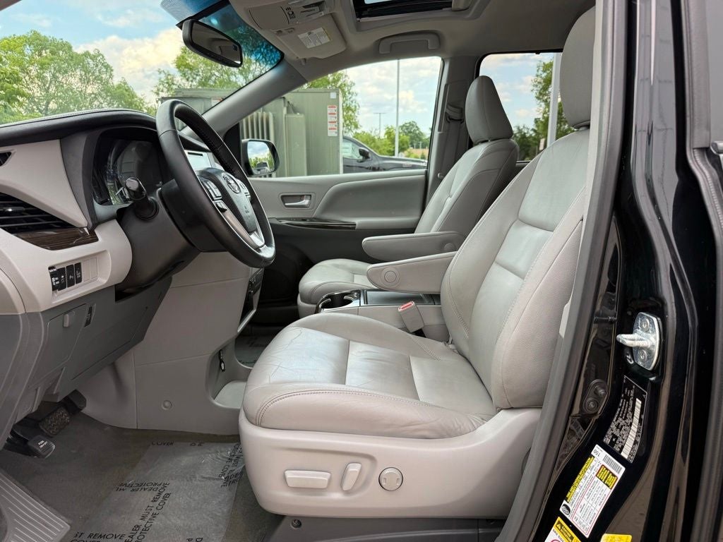 2016 Toyota Sienna XLE 7 Passenger