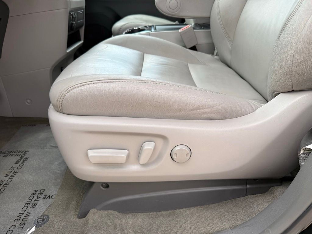 2016 Toyota Sienna XLE 7 Passenger