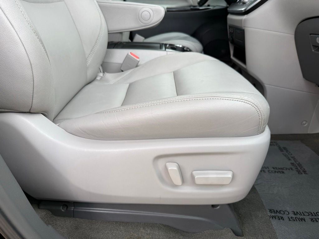 2016 Toyota Sienna XLE 7 Passenger