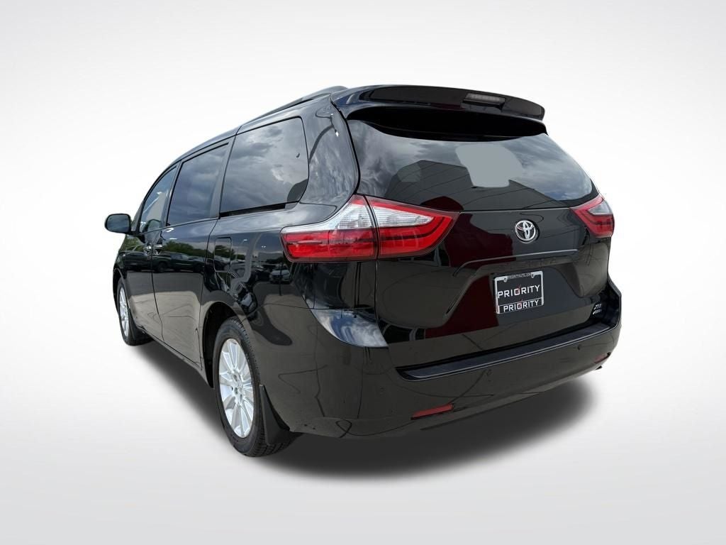 2016 Toyota Sienna XLE 7 Passenger