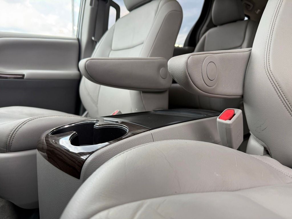 2016 Toyota Sienna XLE 7 Passenger