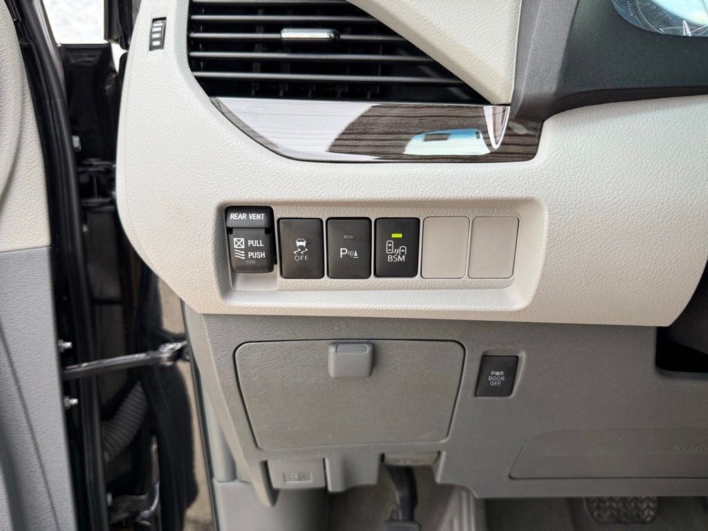 2016 Toyota Sienna XLE 7 Passenger