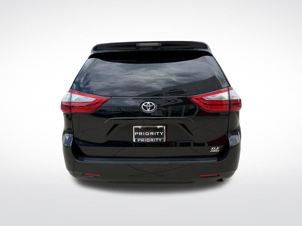2016 Toyota Sienna XLE 7 Passenger