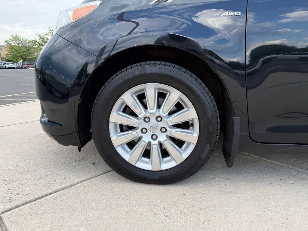 2016 Toyota Sienna XLE 7 Passenger