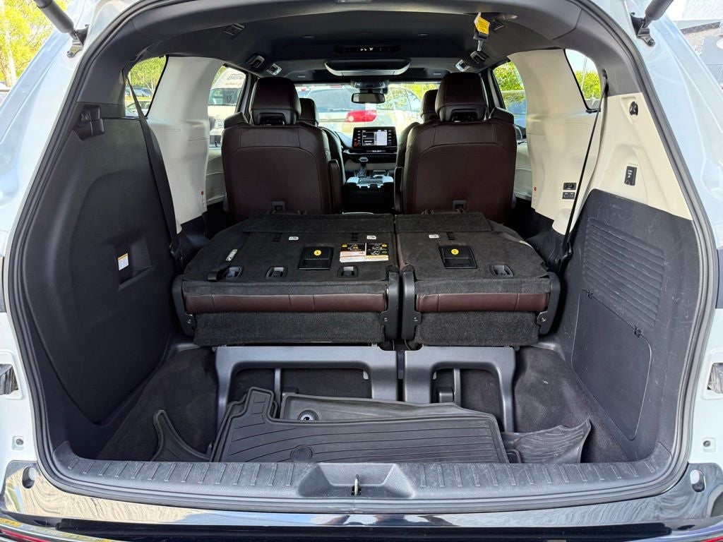 2023 Toyota Sienna Platinum 7 Passenger