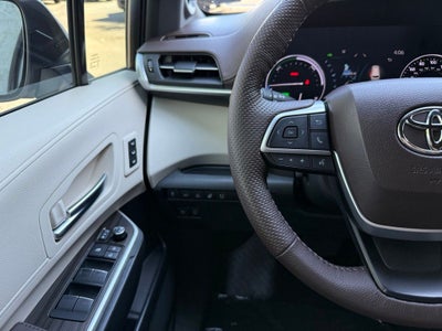 2023 Toyota Sienna Platinum 7 Passenger