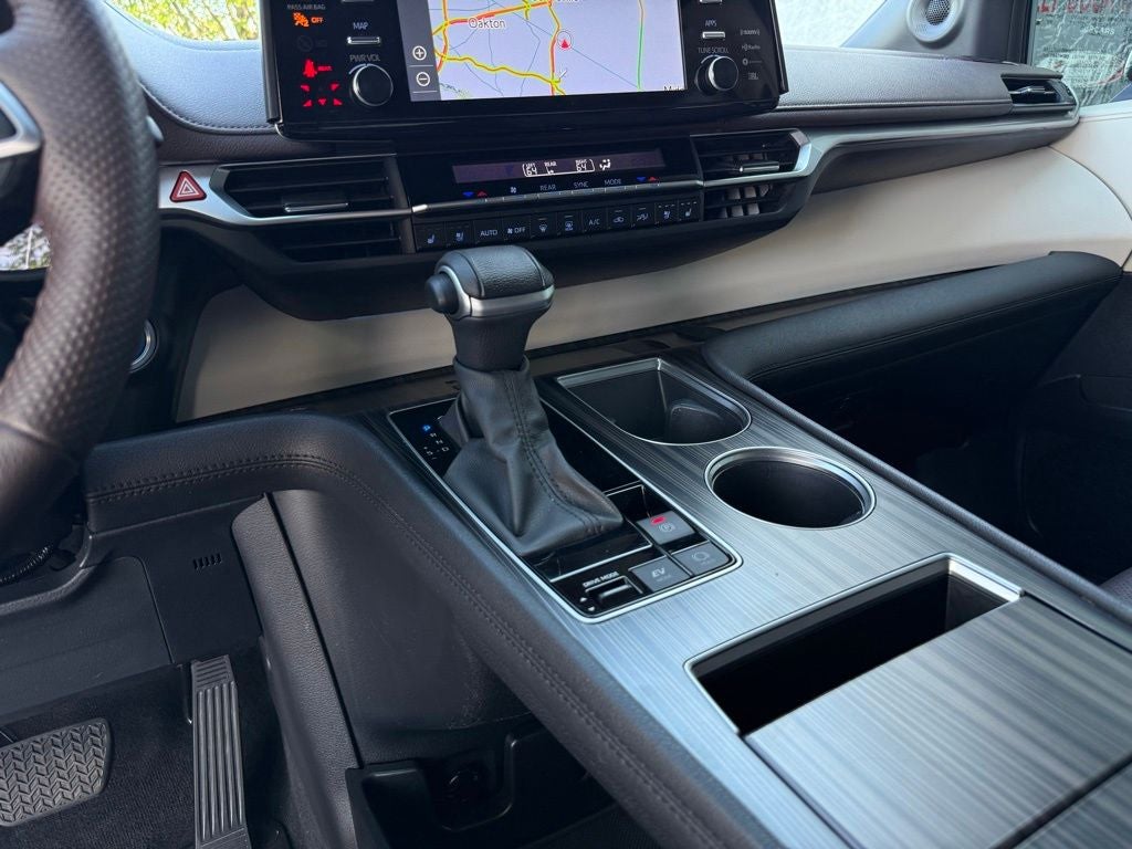 2023 Toyota Sienna Platinum 7 Passenger