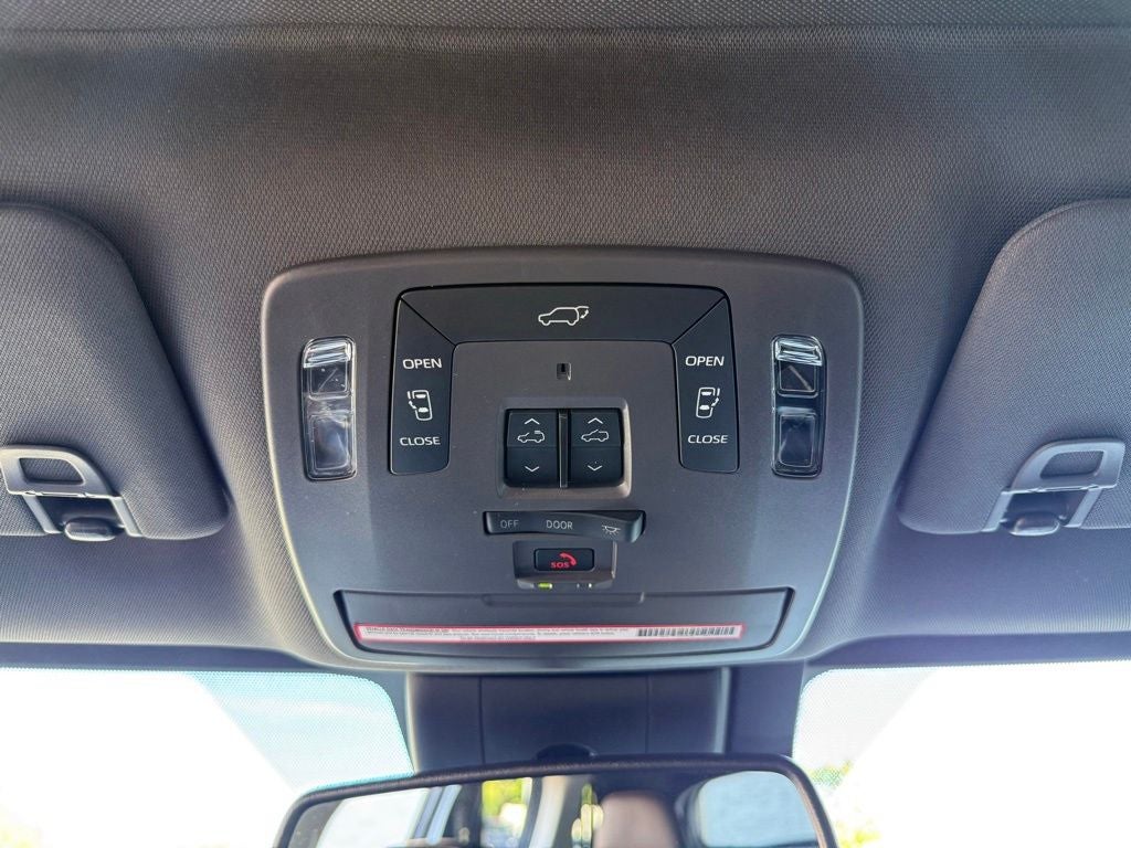 2023 Toyota Sienna Platinum 7 Passenger