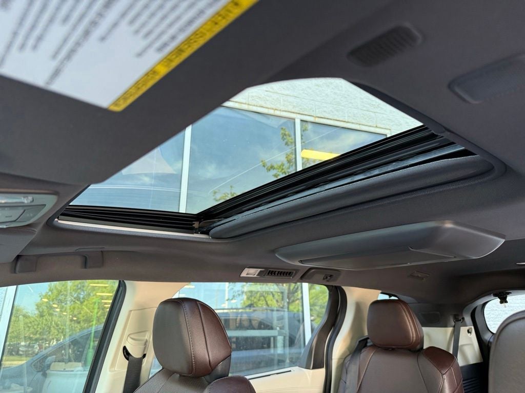 2023 Toyota Sienna Platinum 7 Passenger