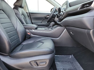 2022 Toyota Highlander Hybrid XLE